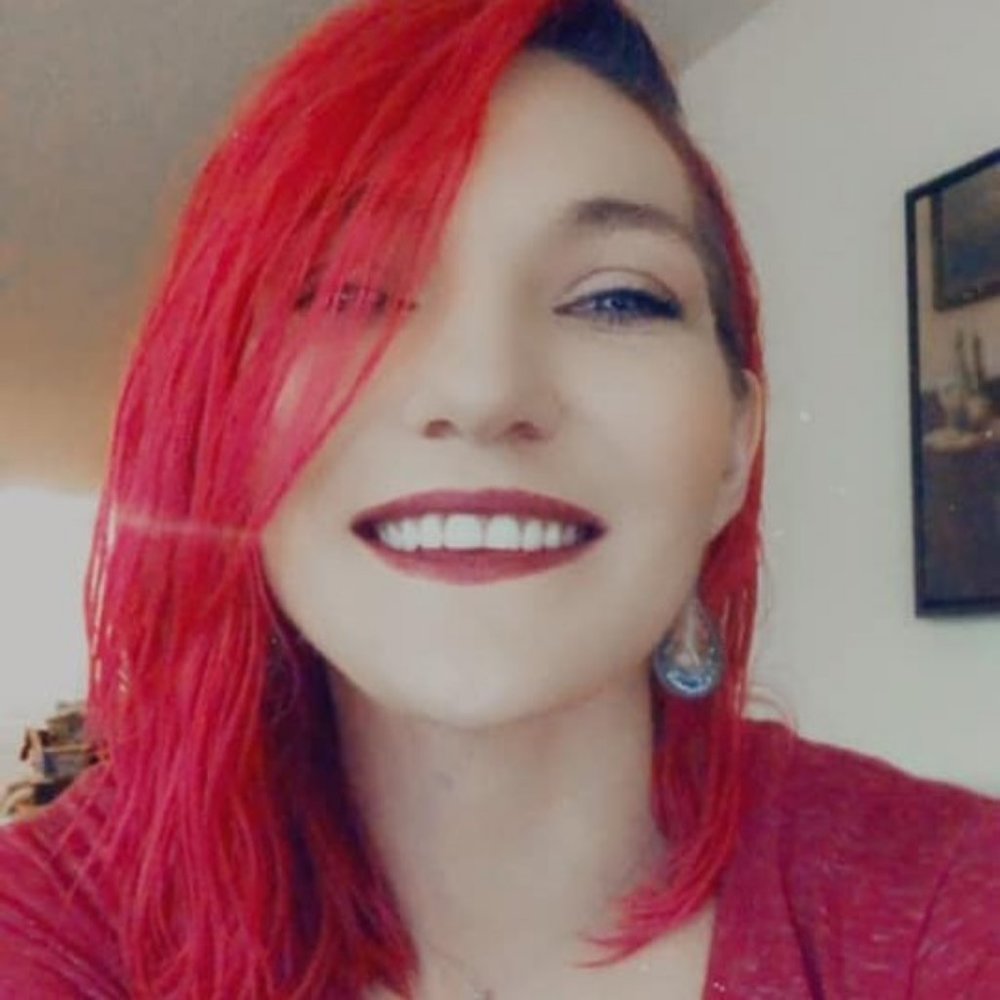 Meet your Posher, Alexia